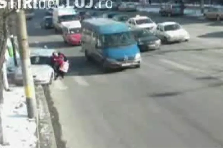 Camerele de supraveghere din Cluj-Napoca au surprins mai multe accidente-  VIDEO - Atentie Imagini Socante
