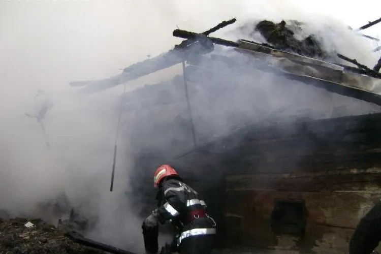O casa a luat foc in Turda. Nu s-au inregistrat victime