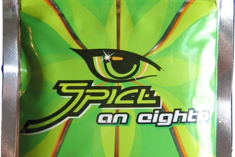 Politistii din Cluj au confiscat jumatate de kg de substante si plante etnobotanice de la magazinele de vise