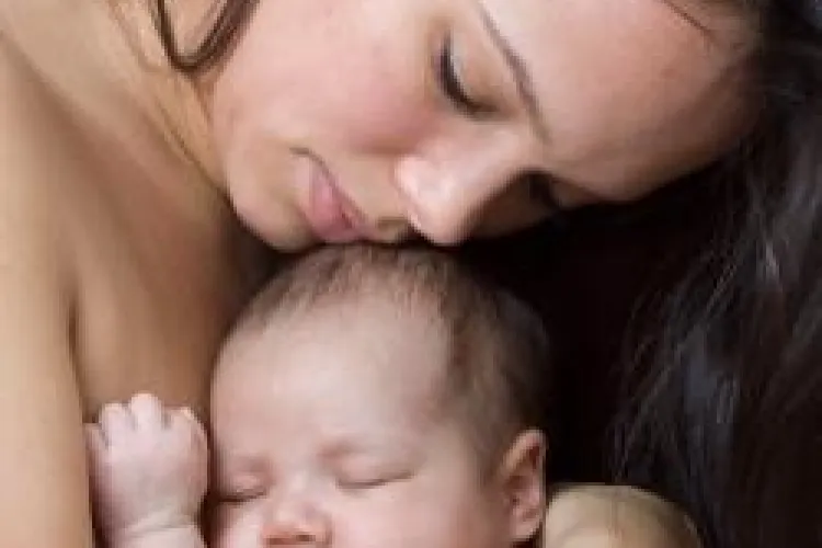 Boc: Doar mamele cu venituri mici ar putea primi banii pentru trusoul bebelusului