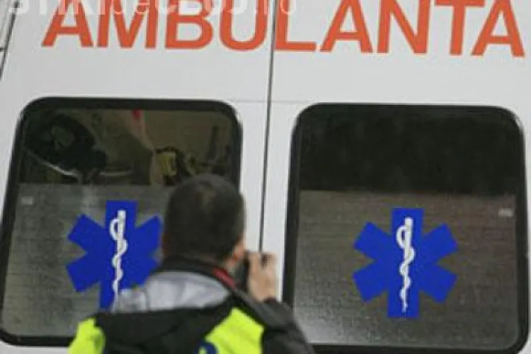 O femeie a intrat cu masina intr-o ambulanta in centrul Clujului