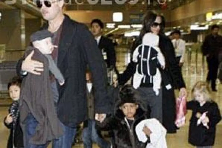 Brad Pitt si Angelia Jolie si-au impartit averea. Fiecare ia 205 milioane de dolari