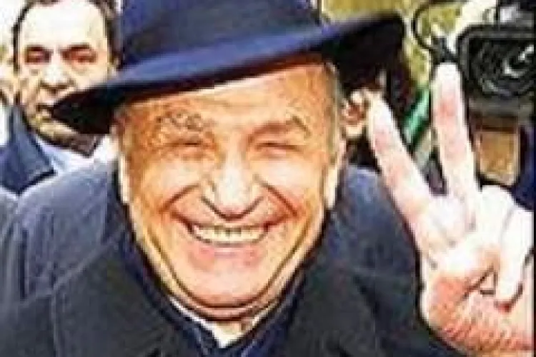 V. Dancu: "Iliescu este tratat nu ca o relicva, imi cer scuze, ci ca si sfintele moaste