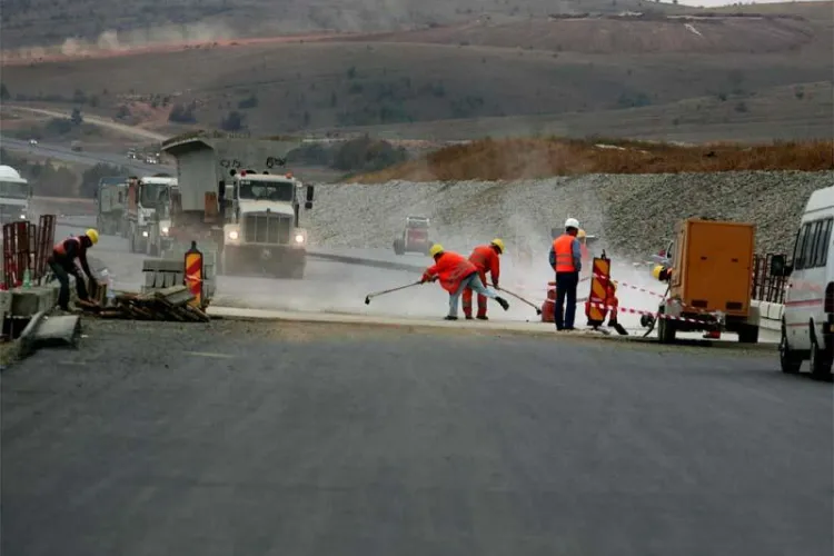 Bechtel renunta la disponibilizari, daca Guvernul ii plateste datoria de 200 de milioane de euro