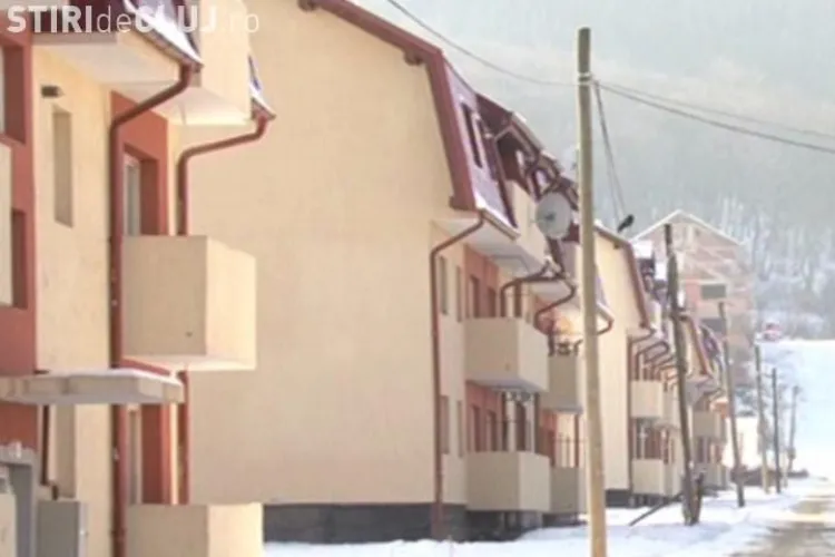 Locuitorii din Floresti arunca in canalizare pampersi, lemne si chiar haine