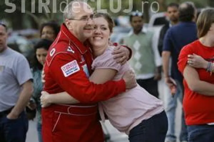 De Valentine's Day, un barbat a imbratisat 7777 de persoane