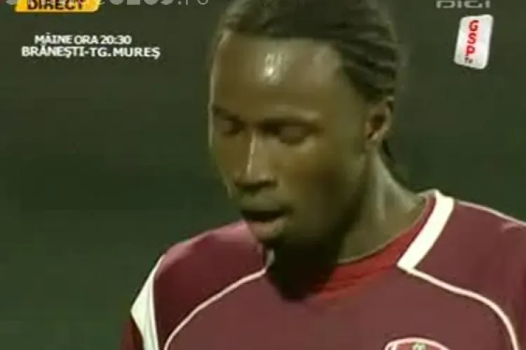 Traore rateaza singur cu portarul in finalul primei reprize din meciul CFR Cluj - FC Brasov / VIDEO