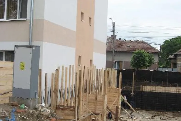 Sorin Apostu i-a cerut ajutor Elenei Udrea pentru demolarea constructiilor ilegale!