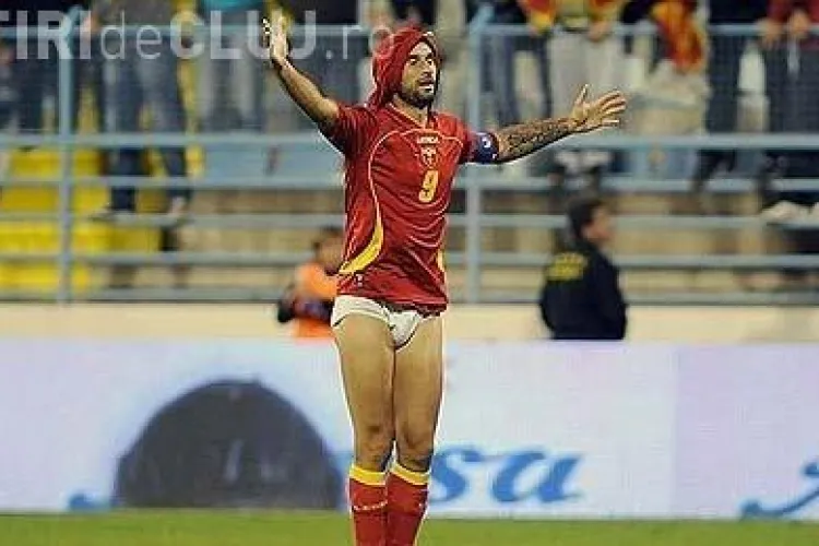 Atacantul de la AS Roma, Vucinic, si-a dat jos pantalonii de bucurie ca a inscris - VIDEO