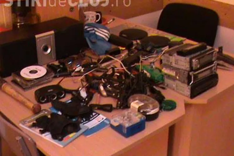 Un minor de 14 ani a spart 12 locuinte si firme din Cluj Napoca in ultimele patru luni - FOTO