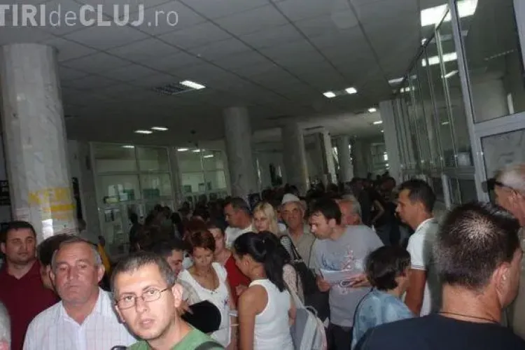 Greva si la Casa de Pensii Cluj! Angajatii s-au solidarizat cu cei de la Directia de Finante - VIDEO