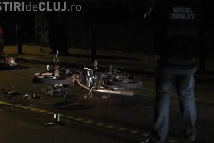 Un scuter pe care erau doua persoane a fost lovit de un autoturism in Gherla - VIDEO