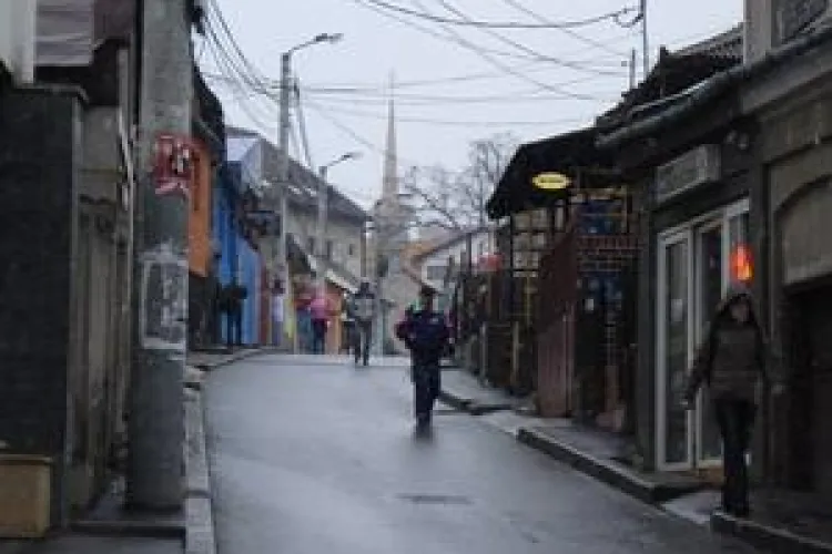 Big Brother pe strada Piezisa, in zona campusului Hasdeu! Urmeaza pietonalele din oras