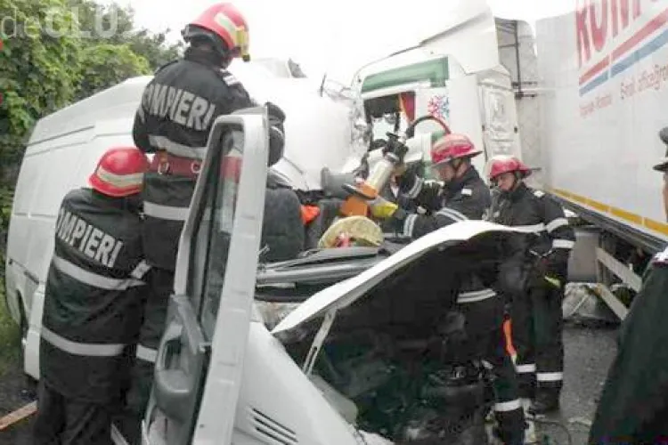 Clujean mort într-un accident rutier! A intrat într-un TIR în timp ce făcea o depășire VIDEO