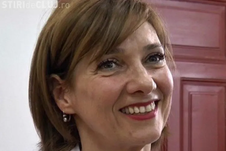 Carmen Iohannis nu are fițe. S-a dus să se aranjeze la coafor, în oraș