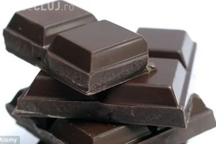 Îngrașă sau nu ciocolata neagra?