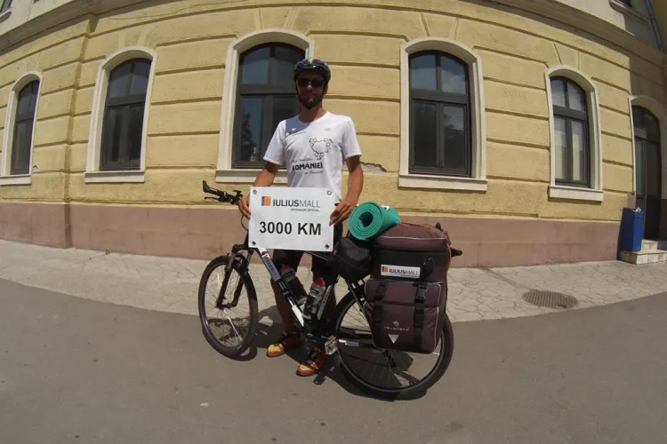 Marius Bucur a făcut turul României pe graniţă cu bicicleta