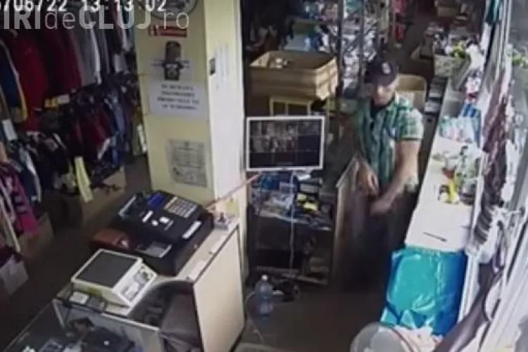 Hoț în acțiune la un magazin din Cluj-Napoca. Cum a furat telefoanele mobile și un portofel - VIDEO - Cine îl recunoaște?
