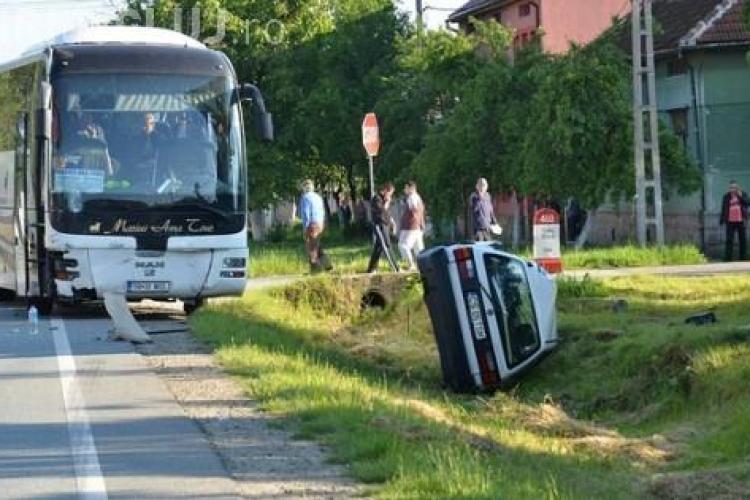 Accident grav pe centura ocolitoare a Clujului! Un șofer beat a intrat cu mașina direct într-un autocar