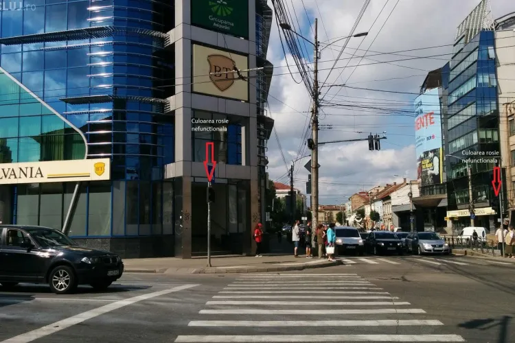 Pietonii trec pe rosu din cauza semafoarelor nefuncționale din centrul orașului. Un clujean cere socoteală primăriei