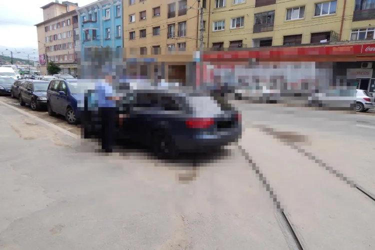 Un alt ȚĂRAN din Cluj a blocat tramvaiul lângă Piața Gării. Motivul ABERANT pentru care nu a fost RIDICAT?
