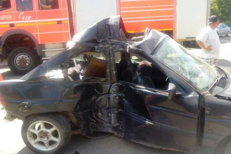 Accident teribil lângă Iulius Mall Cluj! S-a răsturnat la 200 de km/h - FOTO