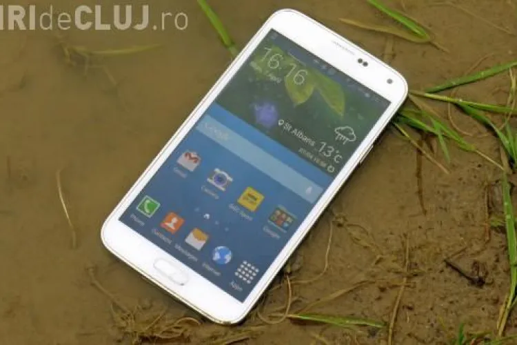 Cum și-a recuperat o tânără telefonul pierdut la Electric Castle. Petrecăreții au dat dovadă de omenie