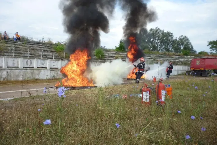 Pompierii clujeni au câștigat un concurs zonal de rapiditate și îndemânare - FOTO