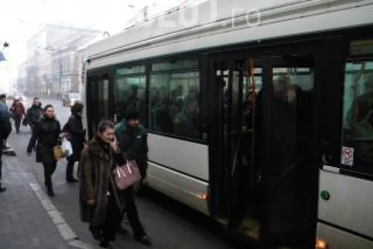 Votează AICI dacă vrei transport public de noapte în Cluj-Napoca. Este UTIL sau numai un MOFT?