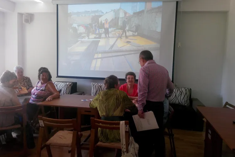 Bătrânii clujeni au un nou loc unde se pot recrea și pot sta chiar și pe Facebook FOTO 