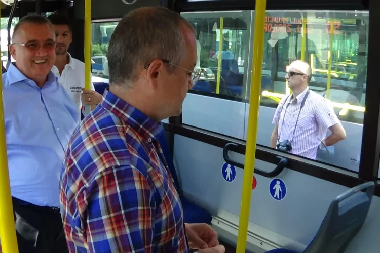 Emil Boc: Transportul în comun de noapte ar omorî taximetria din Cluj-Napoca