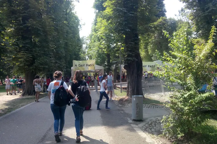 UNTOLD FESTIVAL: Parcul Central începe să se umple. Festivalierii deja sosesc FOTO