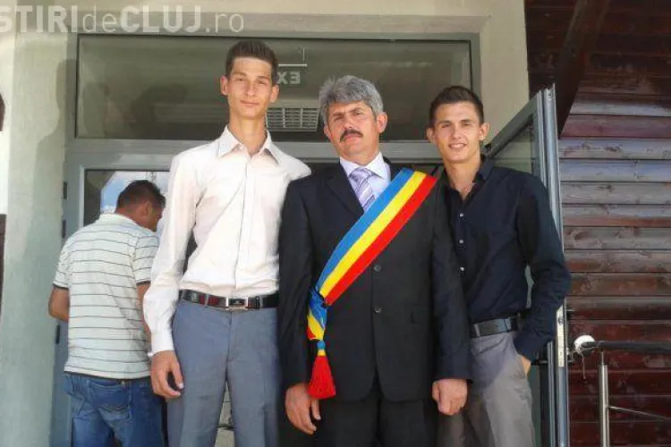 Copiii unui primar din Cluj, acuzați că TERORIZEAZĂ localnicii / UPDATE: E o mafie a țiganilor 