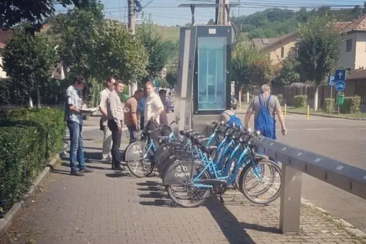 Au fost scoase de la naftalină primele bicicletele din proiectul de bike-sharing - FOTO 