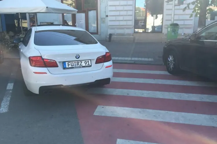 Pe șmecherii de la tesarele din centru Poliția nu-i vede - FOTO