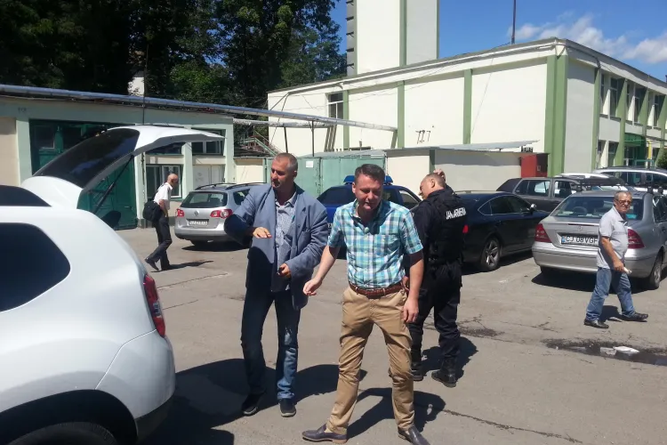 Percheziții la Institutul Oncologic Cluj. Dezvăluirile PACIENȚILOR sunt DURE: Medicul avea ȘAPTE telefoane