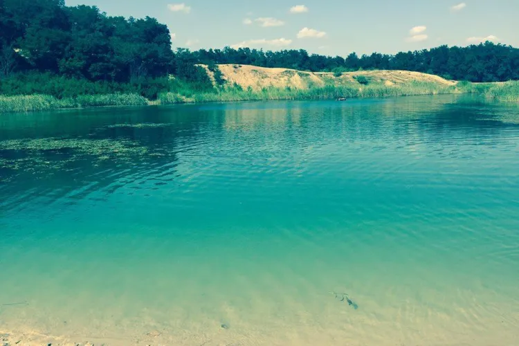 Ați vizitat Laguna Albastră de la Aghireșu în acest an? Vezi FOTOGRAFII și cum se poate ajunge acolo - FOTO