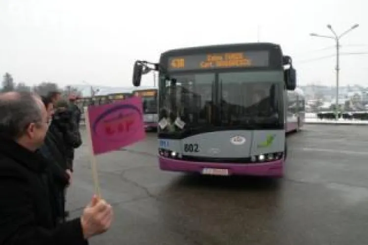 Sistemul de ticketing din Cluj pornește: Dispar legitimatiile din carton și apar călătorii orare