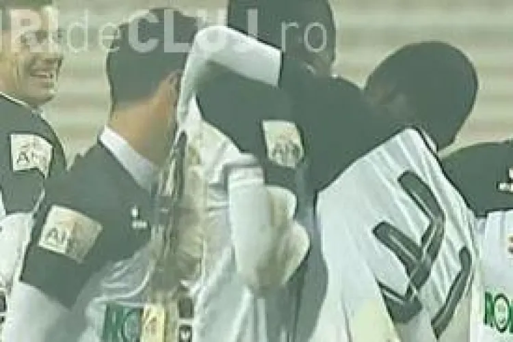 ”U” Cluj vinde tricourile purtate de jucători. La ce preț se dau