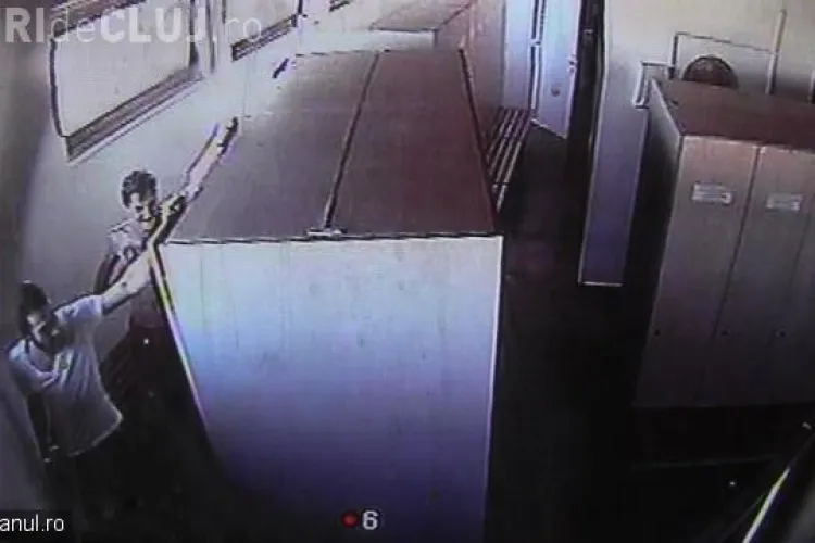Hoți prinși pe camerele de supraveghere la furat în Parcul Balnear Toroc. Au dat iama în vestiar VIDEO