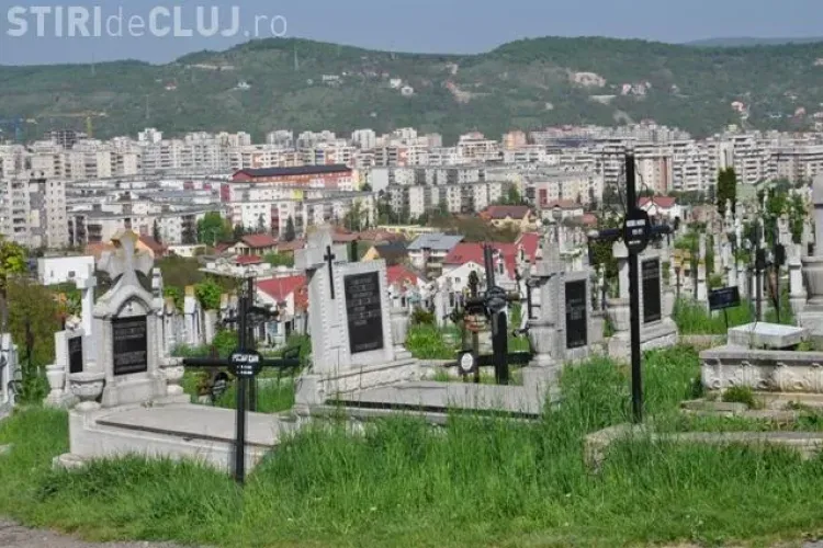 Cimitirul Crisan a fost profanat! Doi minori au distrus 26 de morminte