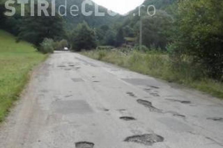 Consilierul județean Remus Lăpușan cere asfaltarea drumurilor: Guvernul a alocat 7 milioane de lei
