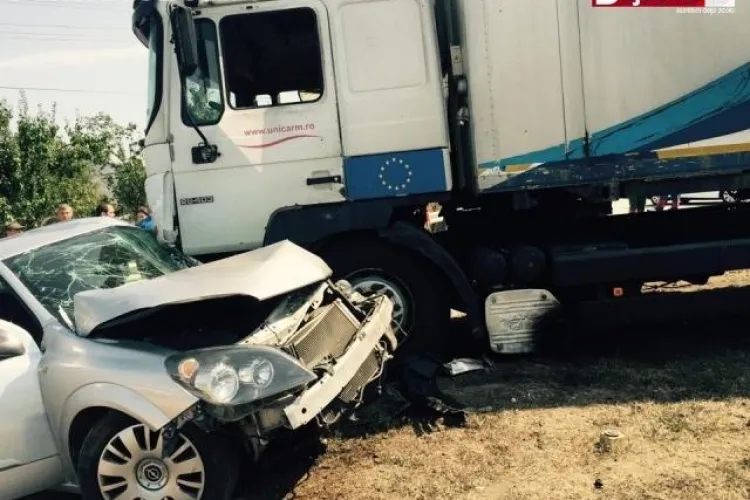 Accident grav la intrare în Gherla! Un tată și nou-născutul său au ajuns la spital VIDEO