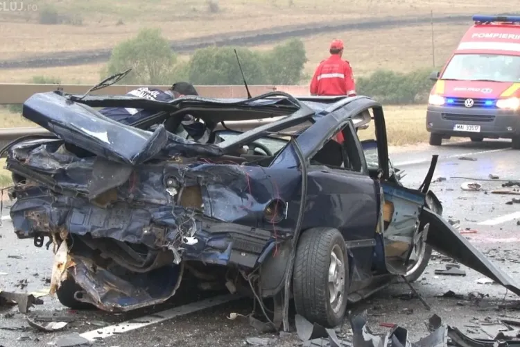 Accident la Cluj! Doi morți și 5 răniți. Un șofer străin a murit, după ce a ajuns pe contrasens