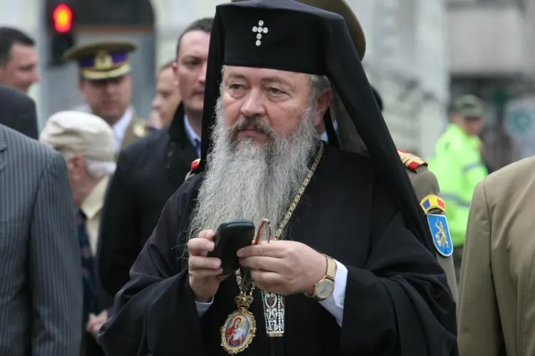 Mitropolitul Clujului către români: Faceti 3 copii, unul pentru tata, unul pentru mama şi celălalt pentru ţară şi biserică