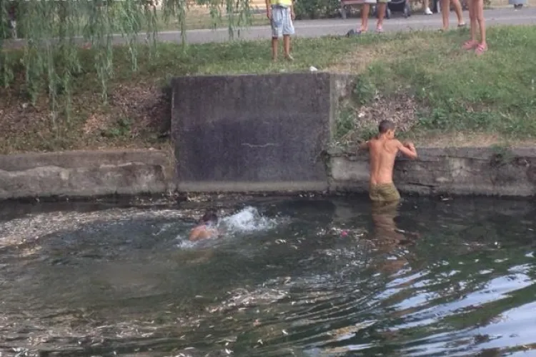 Lacul Chios a devenit un ștrand. Ce e de FĂCUT? - FOTO