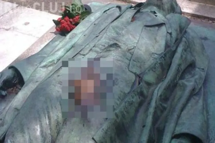 Femeile merg cu miile în cimitir si ating statuia ACOLO! Care este scopul ritualului - FOTO