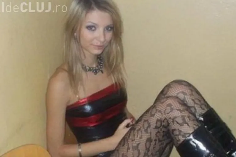 Cum s-a dus o tânără la școală, în a doua zi. Prin colanți se vedea totul - FOTO