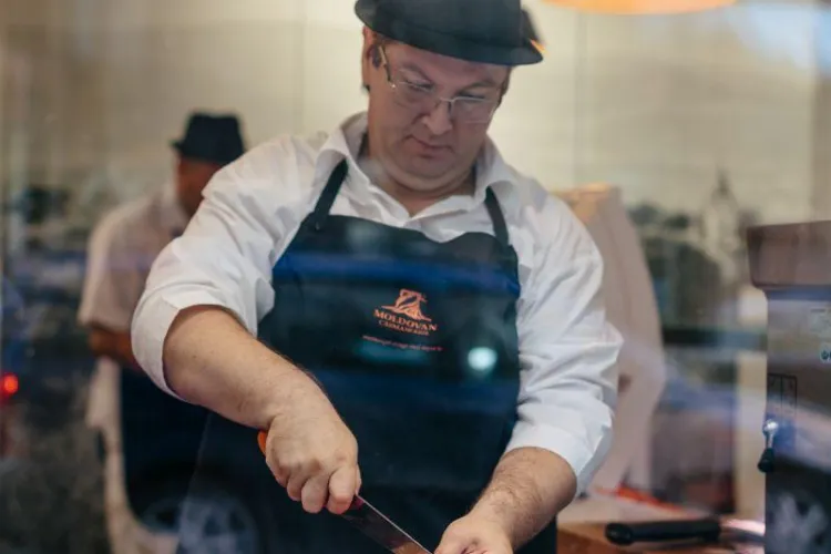 Povestea carmangeriei Moldovan din Sânnicoara. E cu adevărat un BRAND local