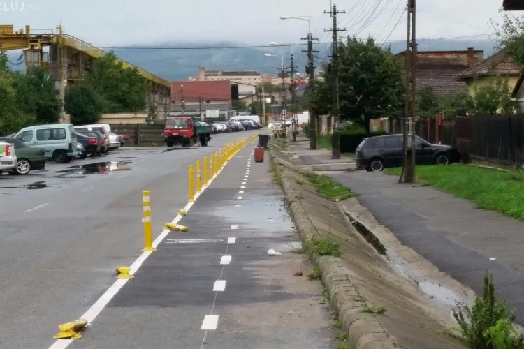 Clujenii băștinași sunt în RĂZBOI cu pistele de bicicliști. Ce se întâmplă pe strada Fabricii de Zahăr - FOTO